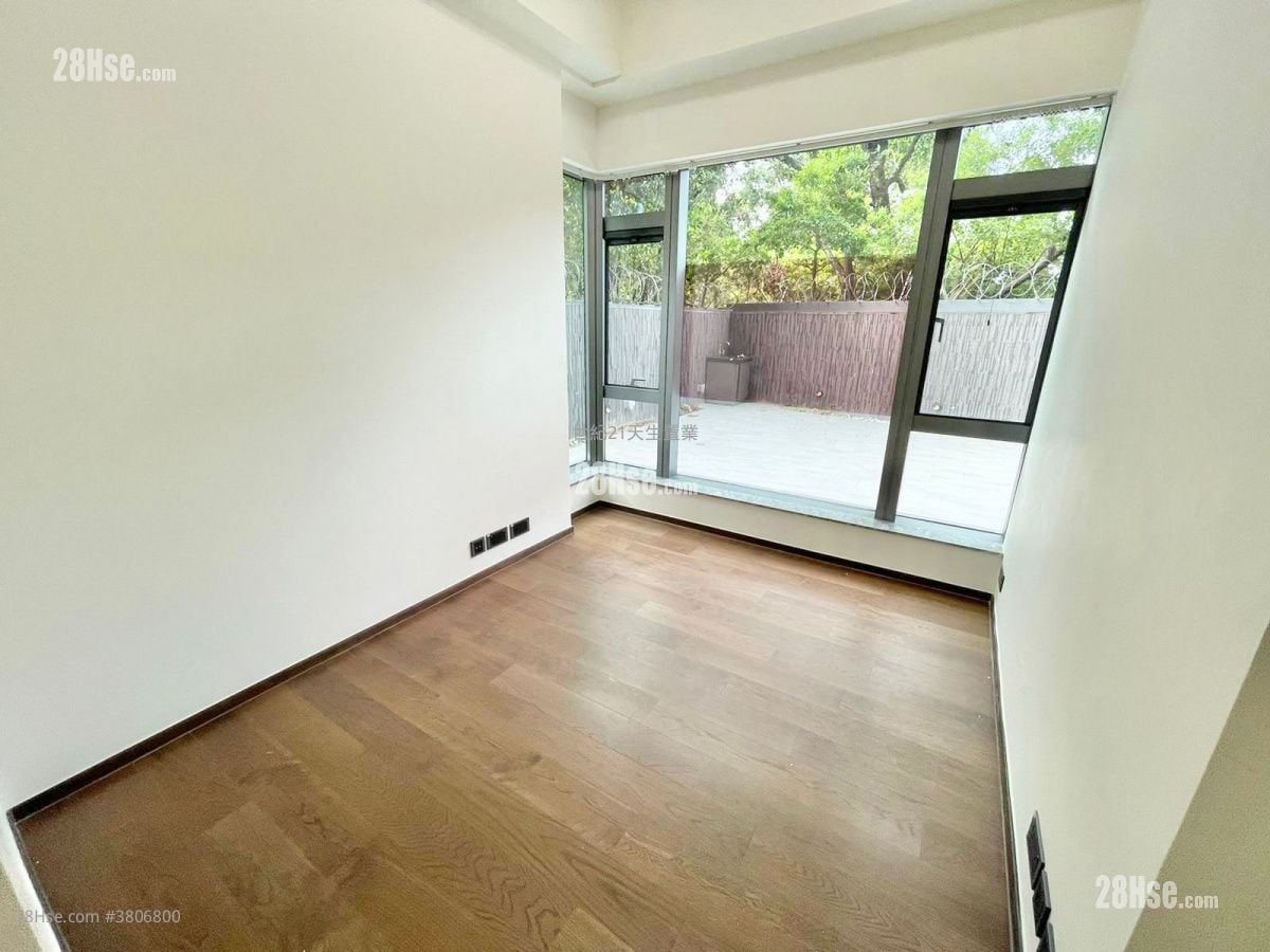 Le Pont Sell 3 Bedrooms , 2 Bathrooms 737 ft²