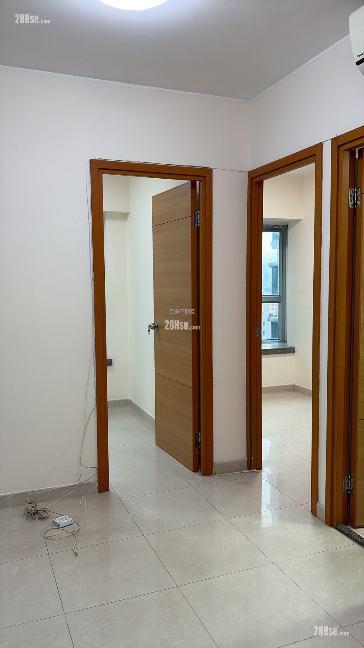 Metro Harbour View Rental 2 Bedrooms , 1 Bathroom 347 ft²