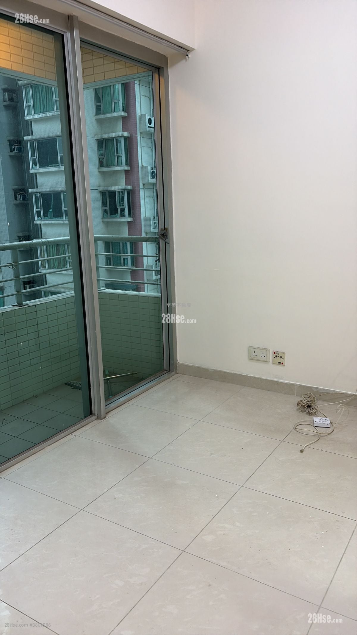 Metro Harbour View Rental 2 Bedrooms , 1 Bathroom 347 ft²