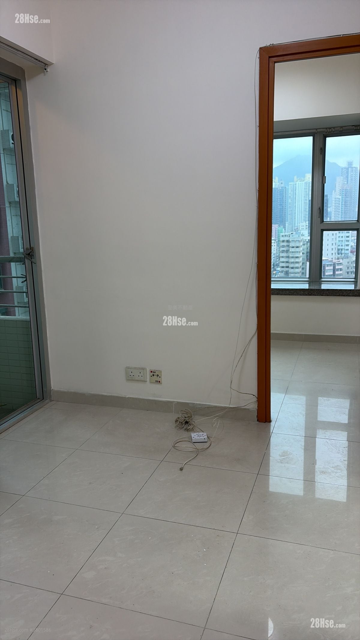 Metro Harbour View Rental 2 Bedrooms , 1 Bathroom 347 ft²