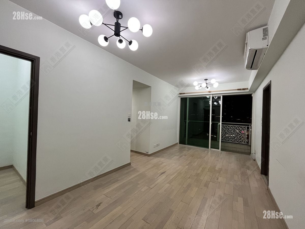 The Sparkle Sell 3 Bedrooms , 2 Bathrooms 670 ft²