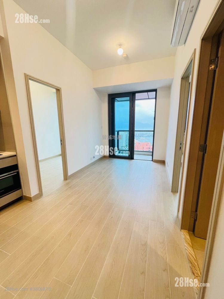 Gold Coast Bay Rental 2 Bedrooms , 1 Bathroom 447 ft²