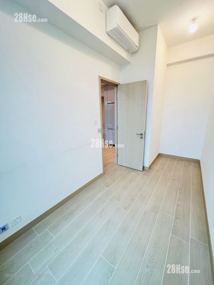 Gold Coast Bay Rental 2 Bedrooms , 1 Bathroom 447 ft²