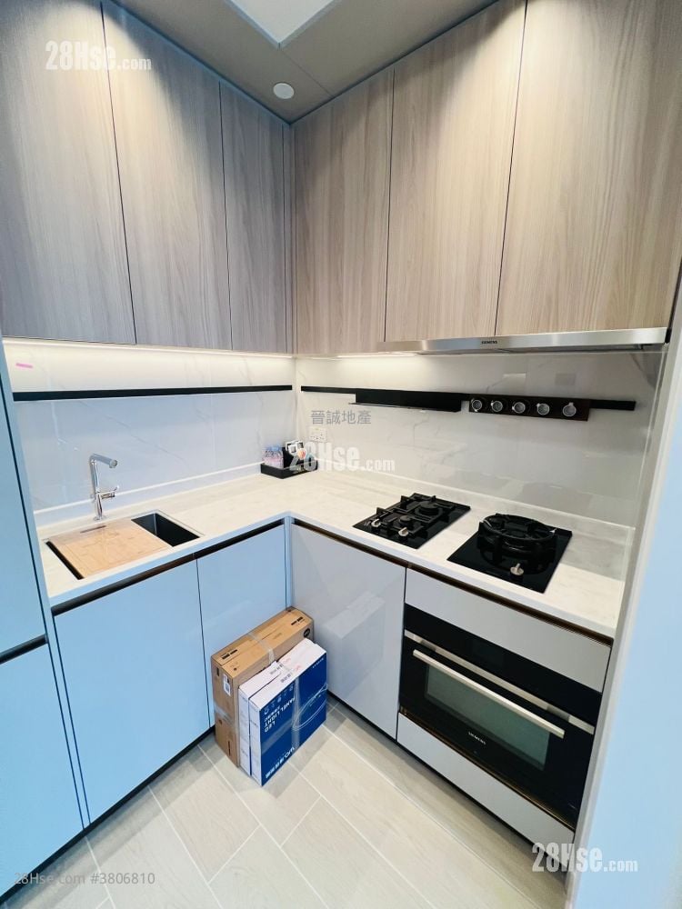 Gold Coast Bay Rental 2 Bedrooms , 1 Bathroom 447 ft²