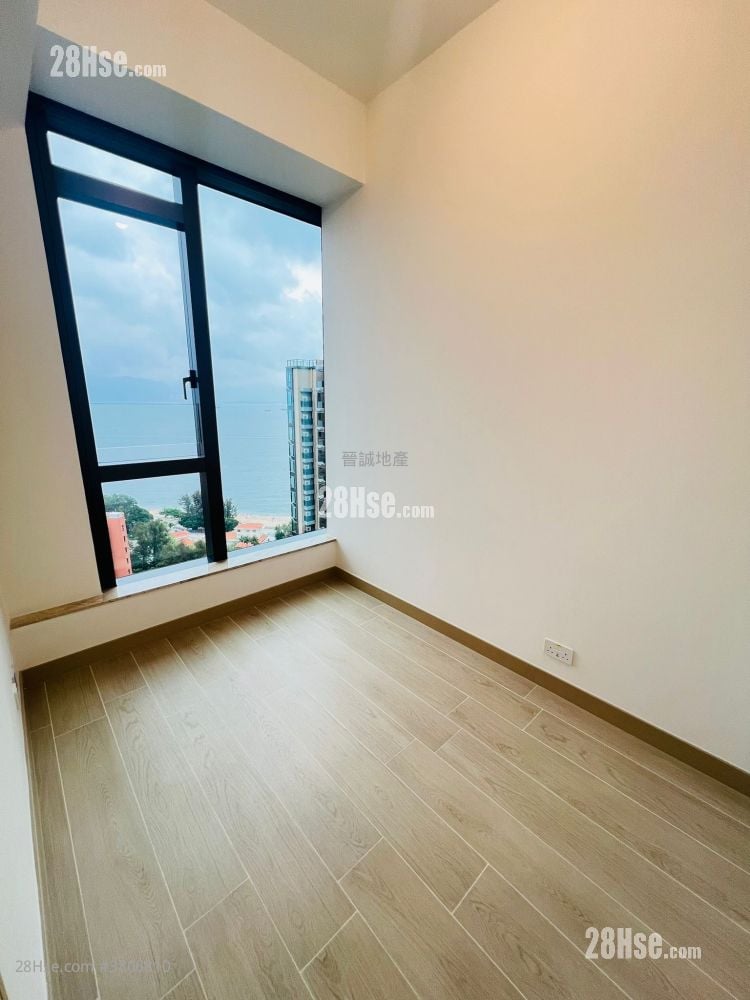 Gold Coast Bay Rental 2 Bedrooms , 1 Bathroom 447 ft²