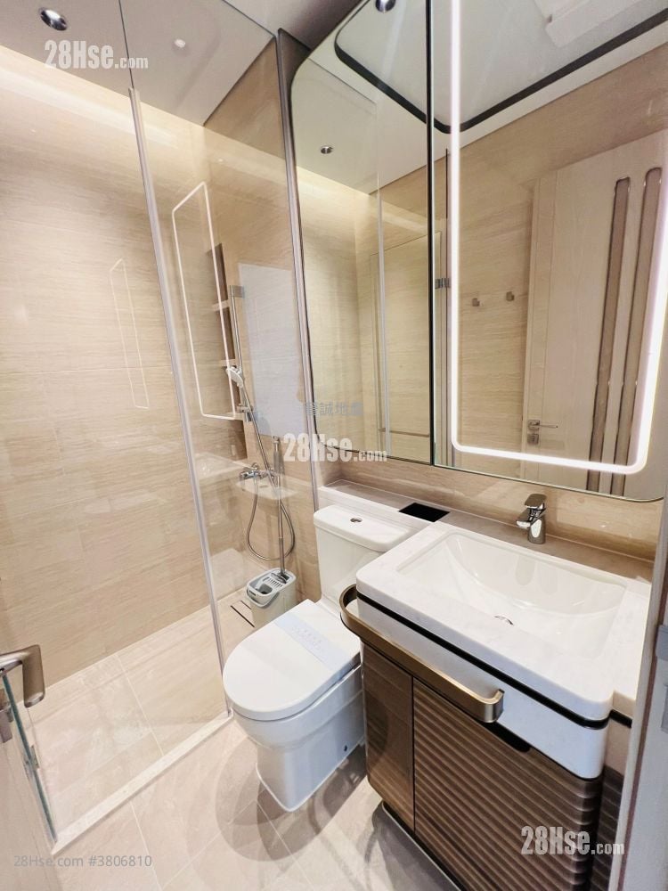 Gold Coast Bay Rental 2 Bedrooms , 1 Bathroom 447 ft²