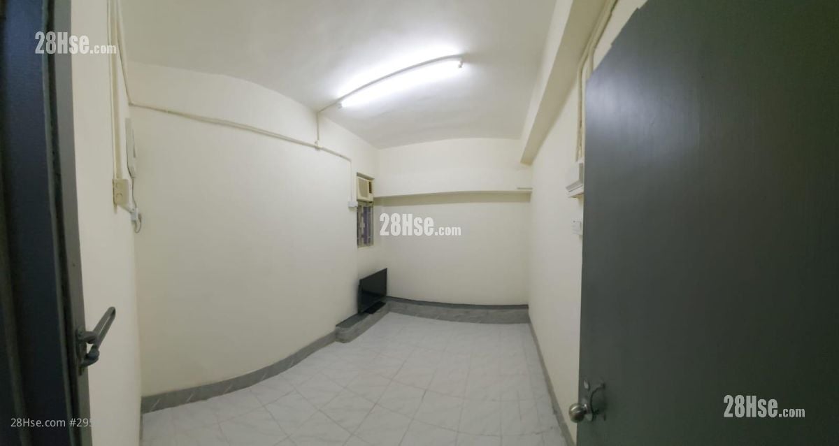 Castle Peak Road Rental Studio , 1 Bathroom 200 ft²