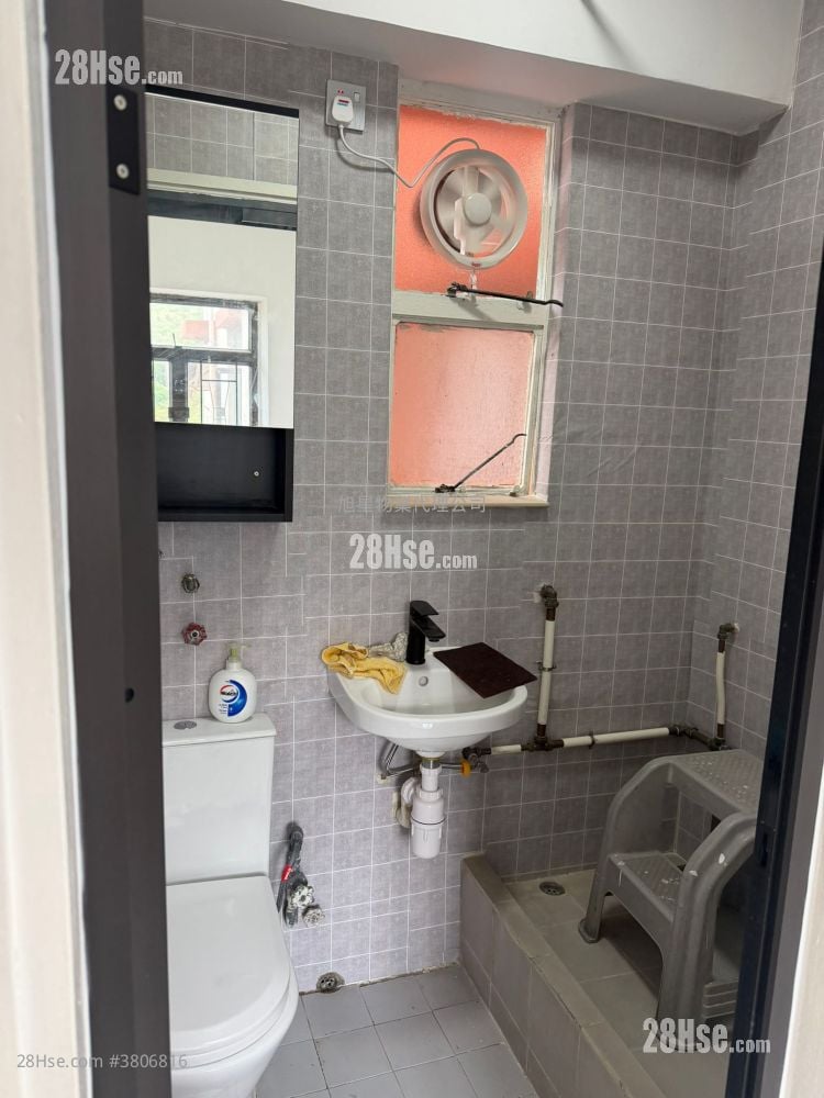 Sun Court Rental 2 Bedrooms , 1 Bathroom 258 ft²