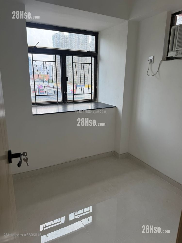 Sun Court Rental 2 Bedrooms , 1 Bathroom 258 ft²