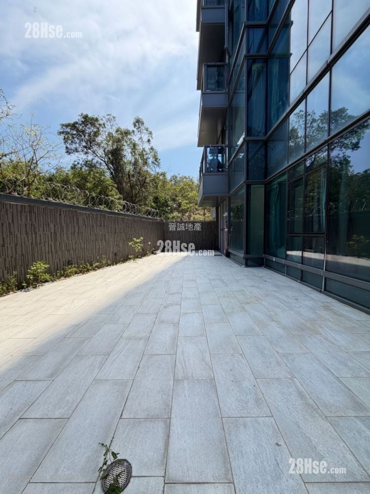 Le Pont Sell 3 Bedrooms , 2 Bathrooms 737 ft²