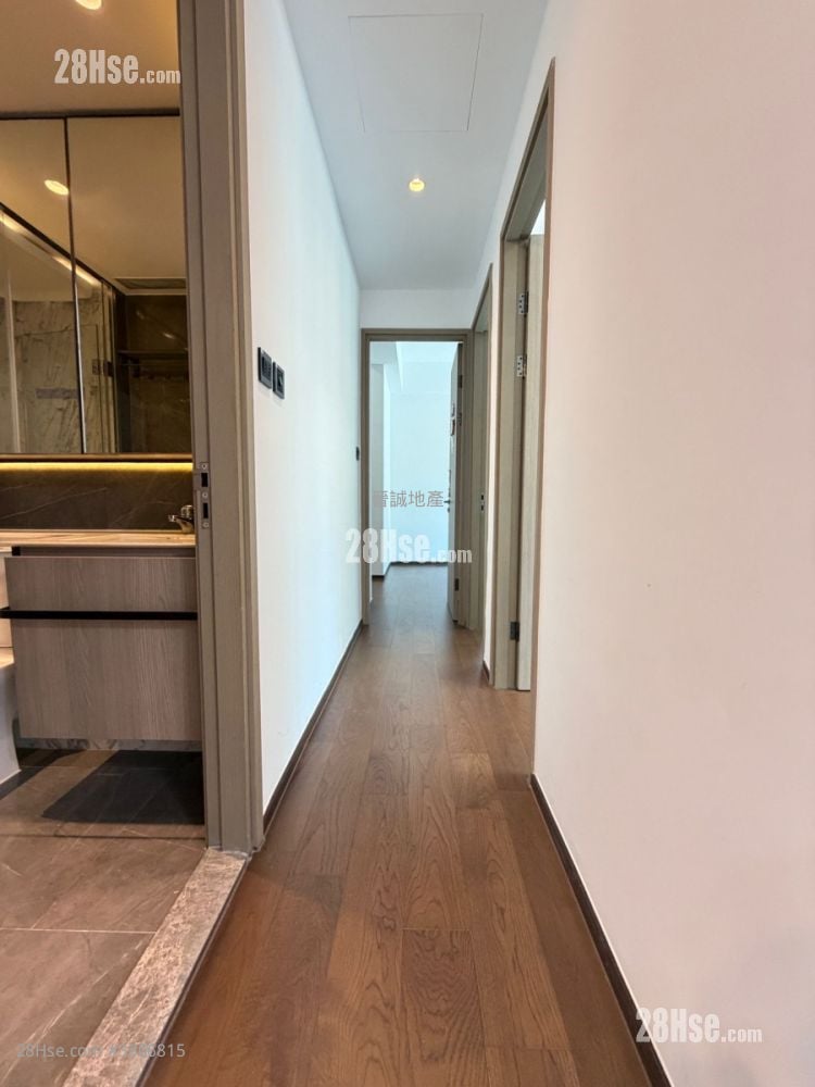 Le Pont Sell 3 Bedrooms , 2 Bathrooms 737 ft²