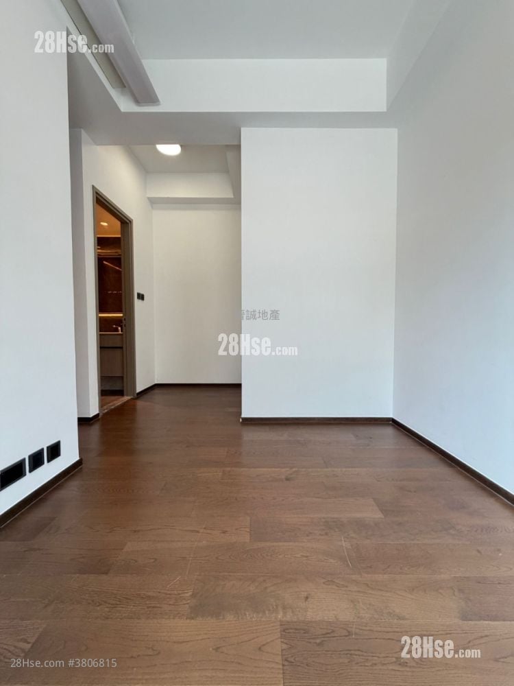 Le Pont Sell 3 Bedrooms , 2 Bathrooms 737 ft²