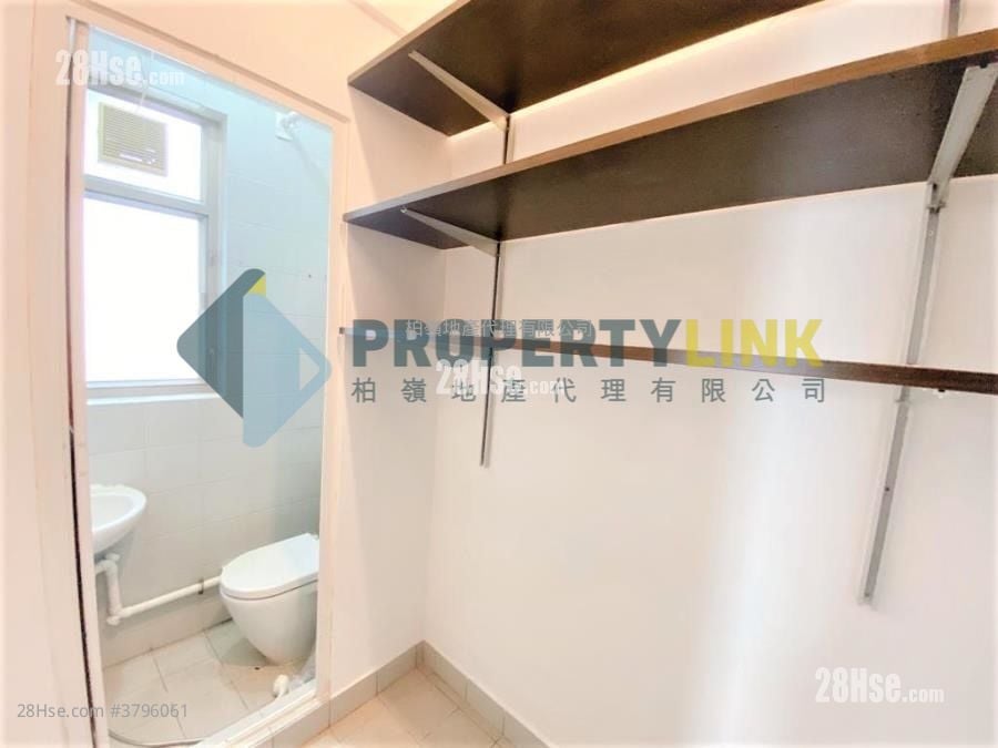 Island Crest Sell 3 Bedrooms , 2 Bathrooms 879 ft²