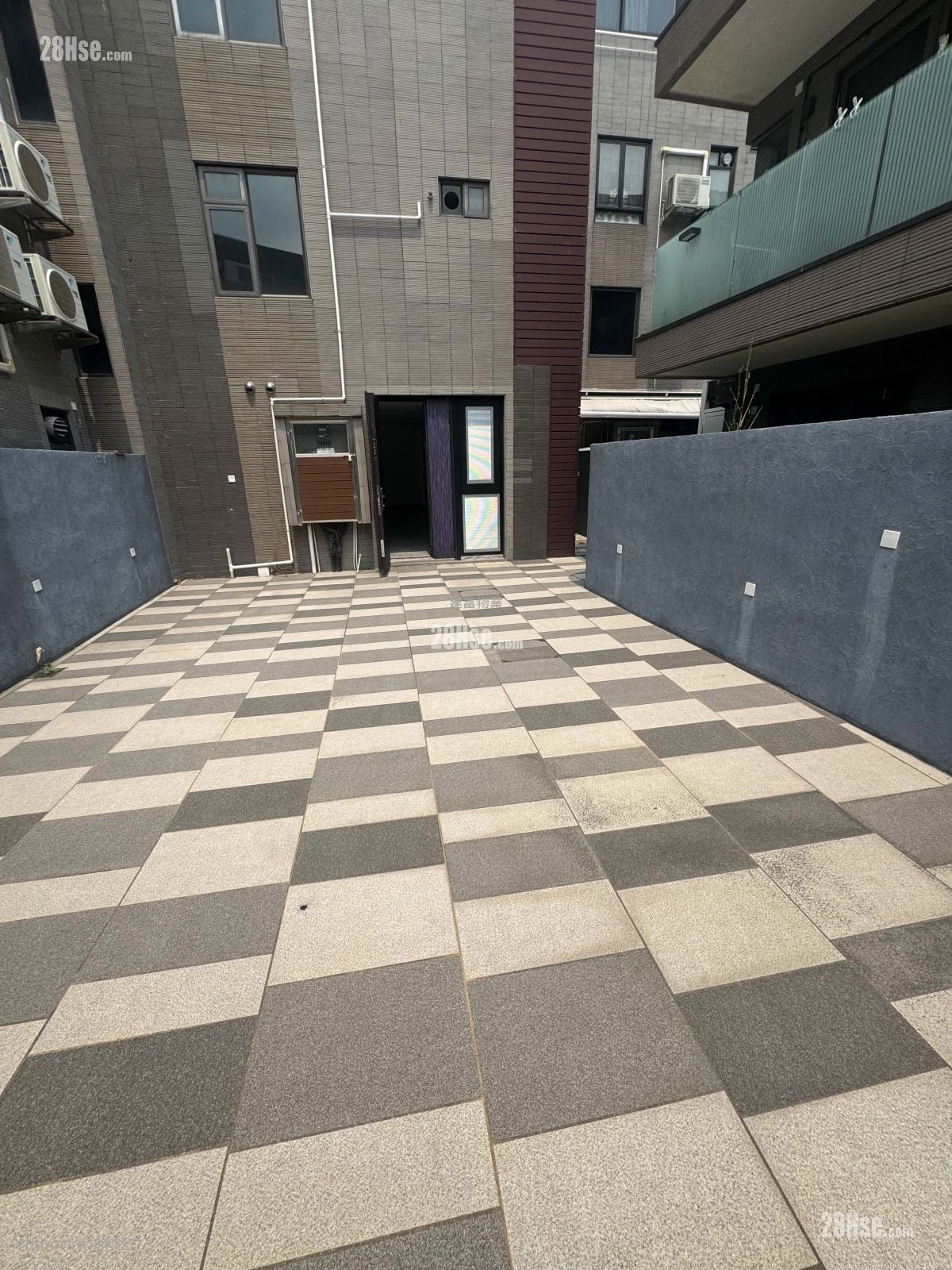 村屋 售盘 5+ 房 , 4 浴室 2,100 平方尺