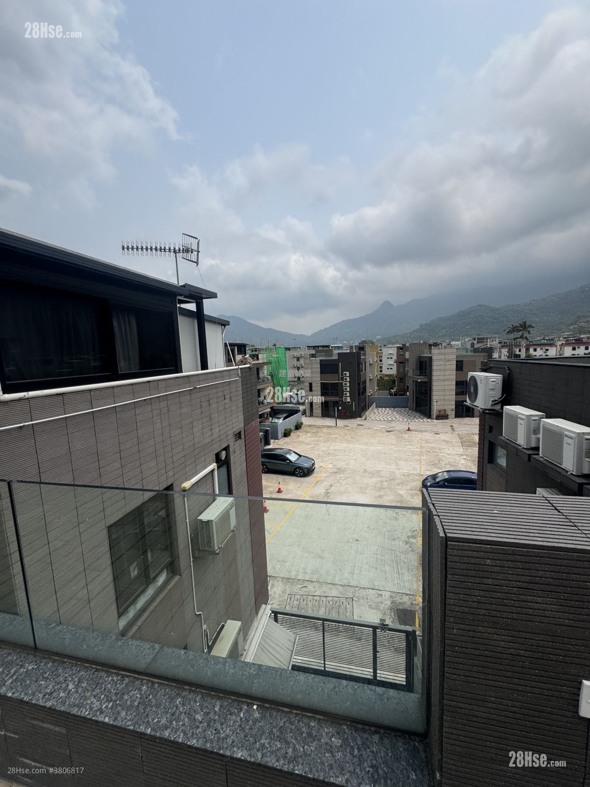 村屋 售盘 5+ 房 , 4 浴室 2,100 平方尺