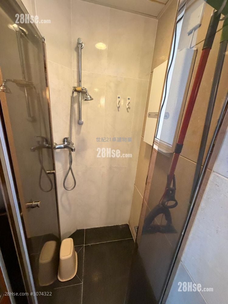 The Harbourside Sell 2 Bedrooms , 2 Bathrooms 750 ft²