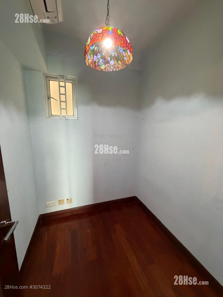 The Harbourside Sell 2 Bedrooms , 2 Bathrooms 750 ft²