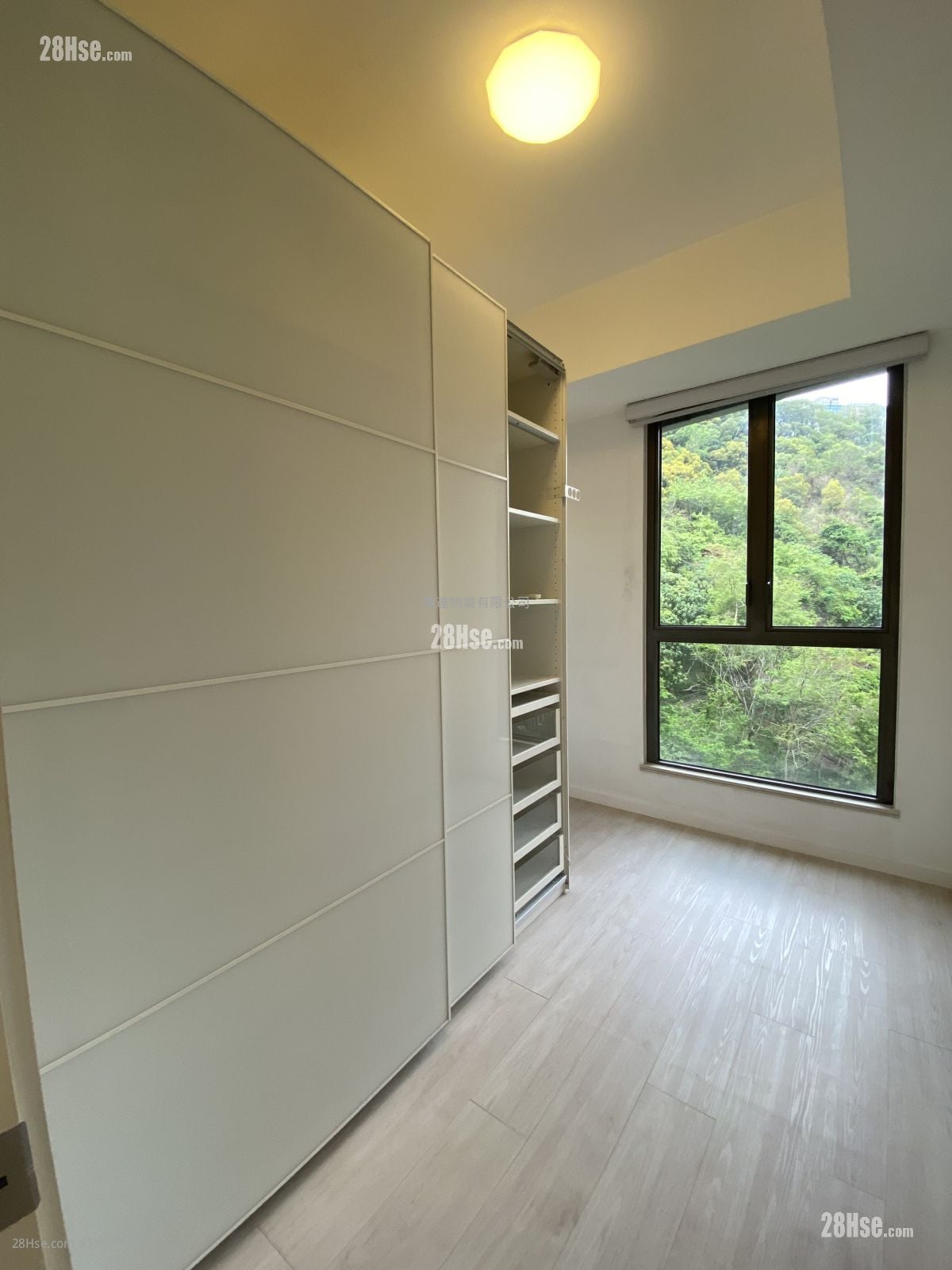 Dragons Range Sell 2 Bedrooms , 1 Bathroom 654 ft²