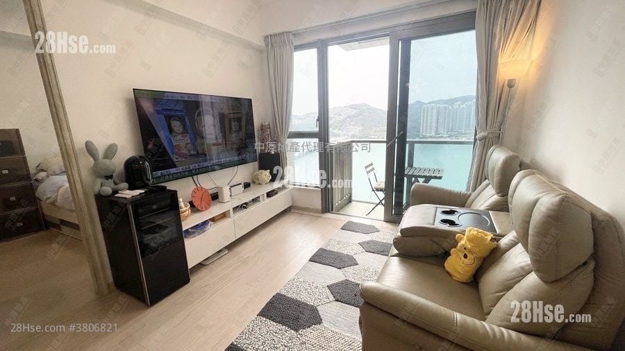 Sea To Sky Sell 3 Bedrooms , 2 Bathrooms 745 ft²