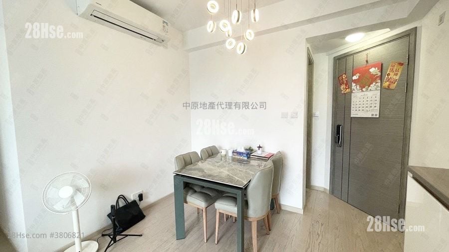 Sea To Sky Sell 3 Bedrooms , 2 Bathrooms 745 ft²