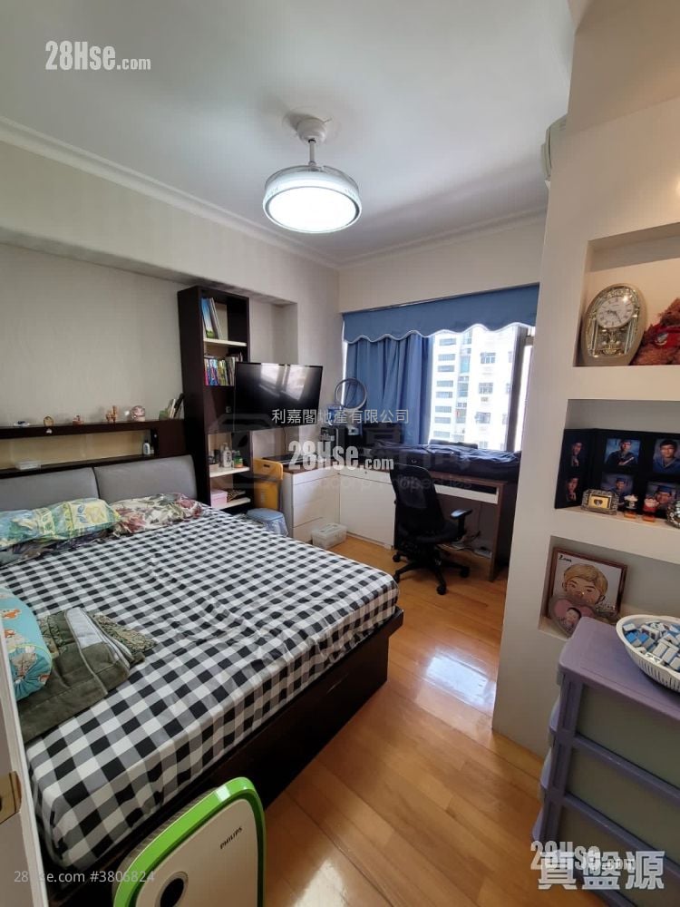 Gallant Court Sell 4 Bedrooms 1,722 ft²