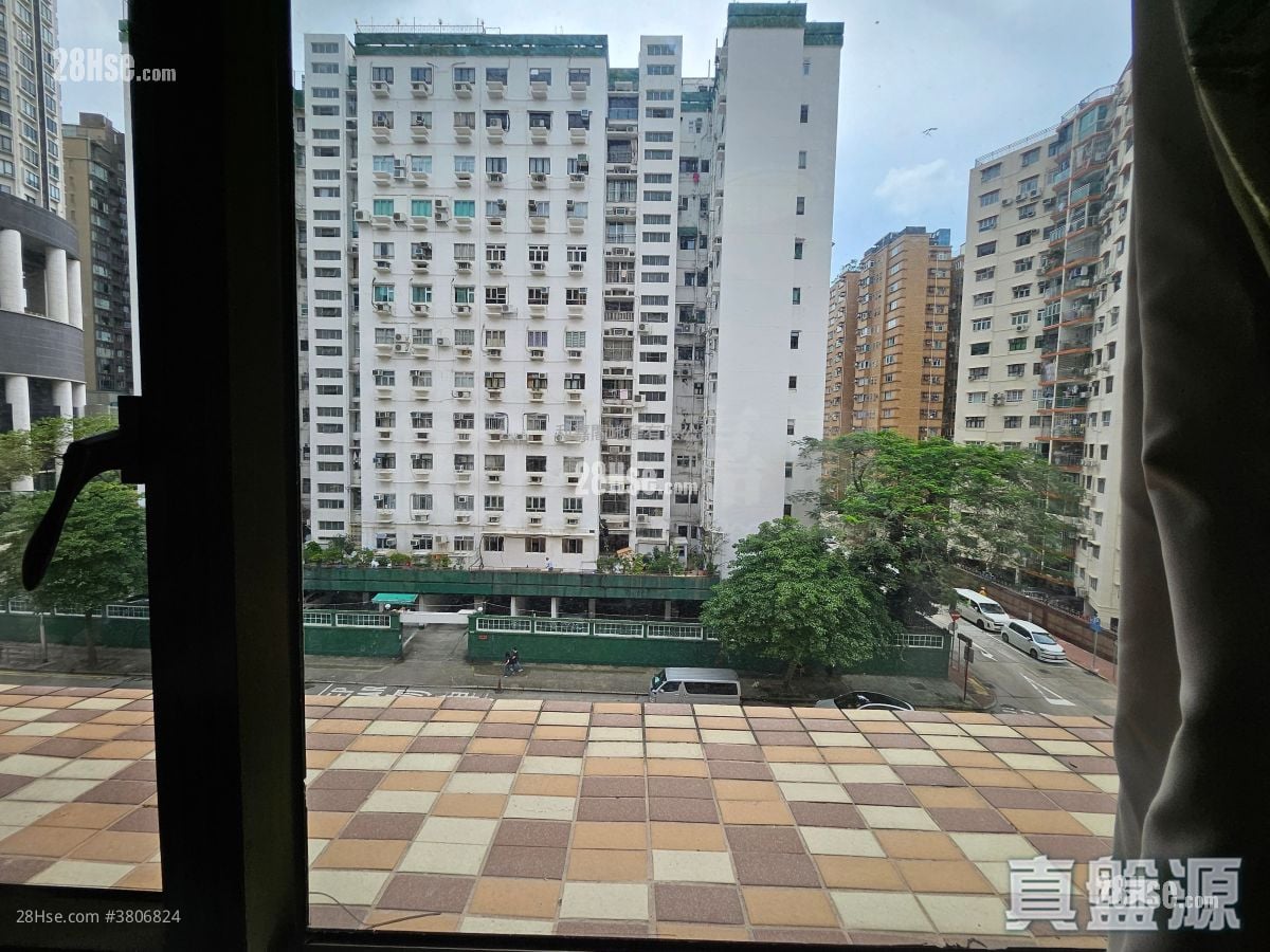 Gallant Court Sell 4 Bedrooms 1,722 ft²