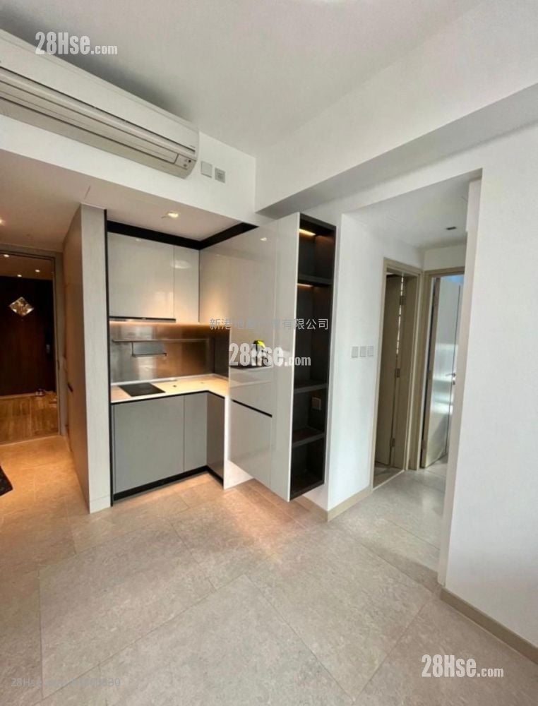 Downtown 38 Sell 2 Bedrooms , 1 Bathroom 385 ft²