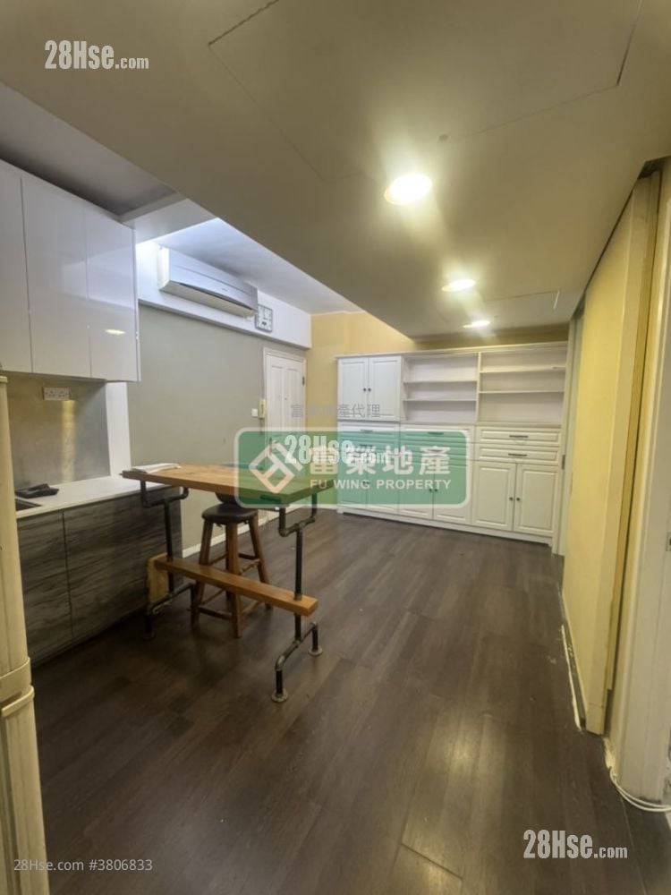 Lee Luen Mansion Sell 2 Bedrooms , 1 Bathroom 389 ft²