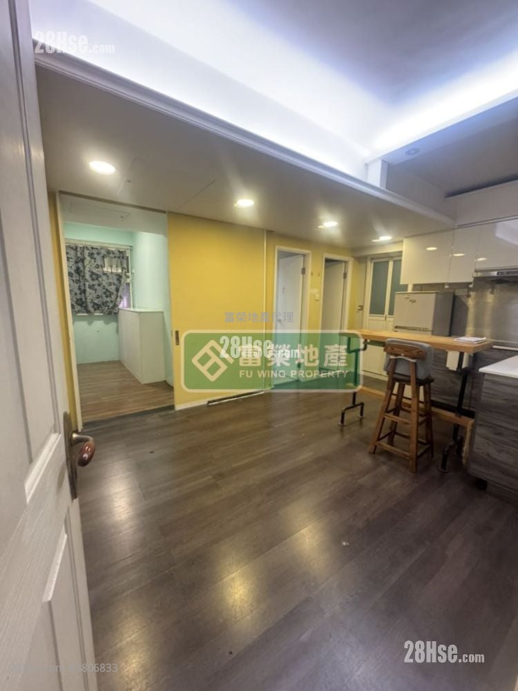 Lee Luen Mansion Sell 2 Bedrooms , 1 Bathroom 389 ft²
