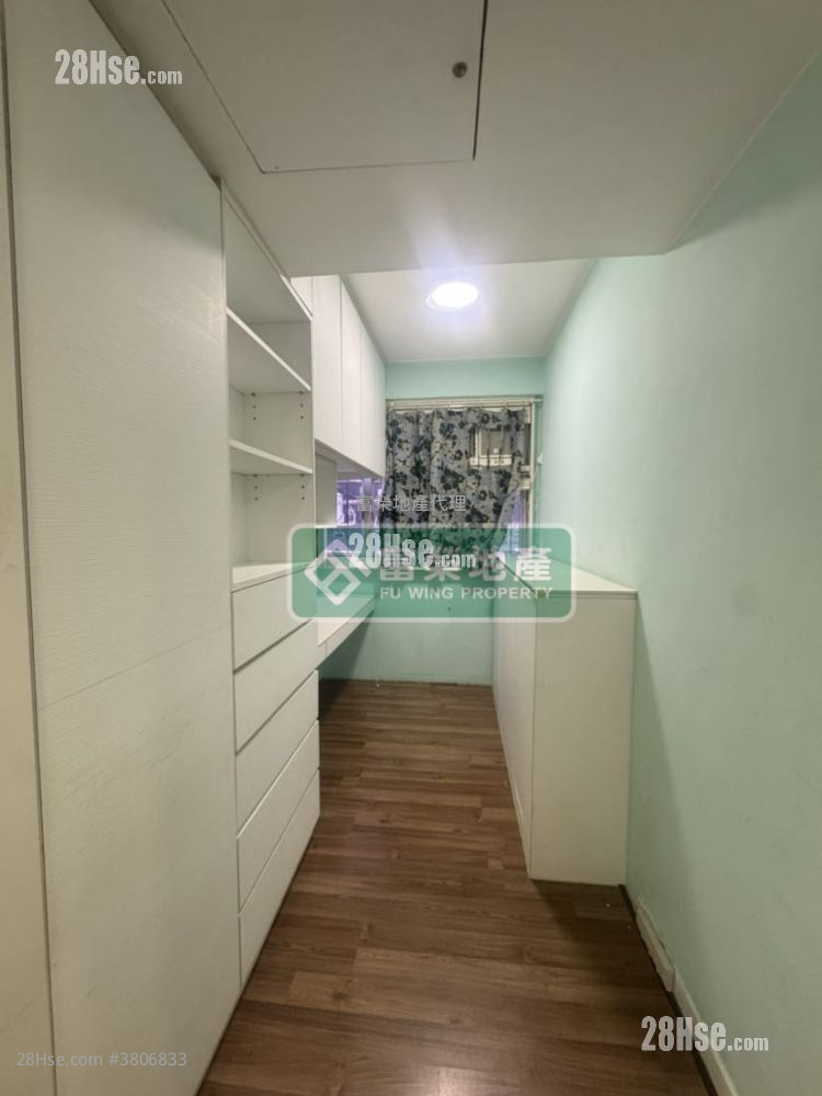 Lee Luen Mansion Sell 2 Bedrooms , 1 Bathroom 389 ft²