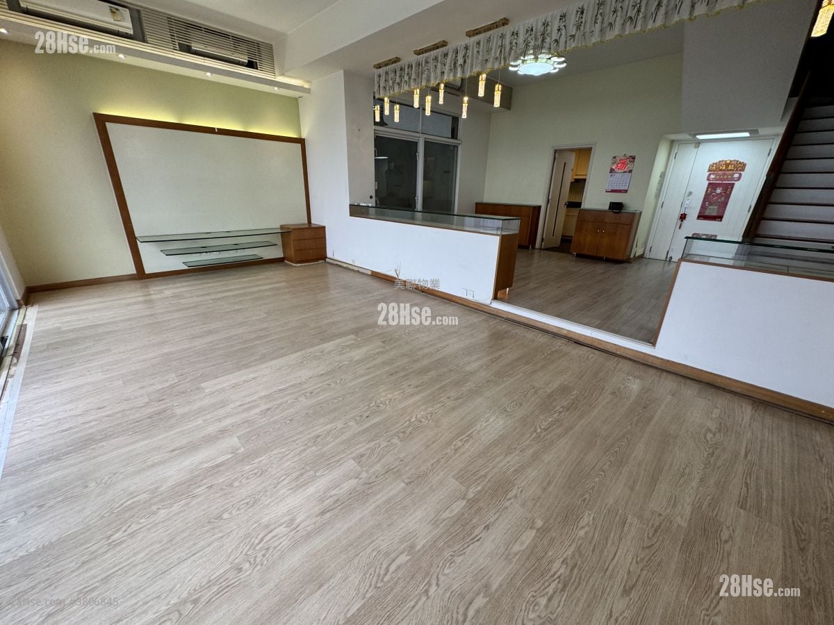 Aqua Blue Sell 4 Bedrooms 2,205 ft²