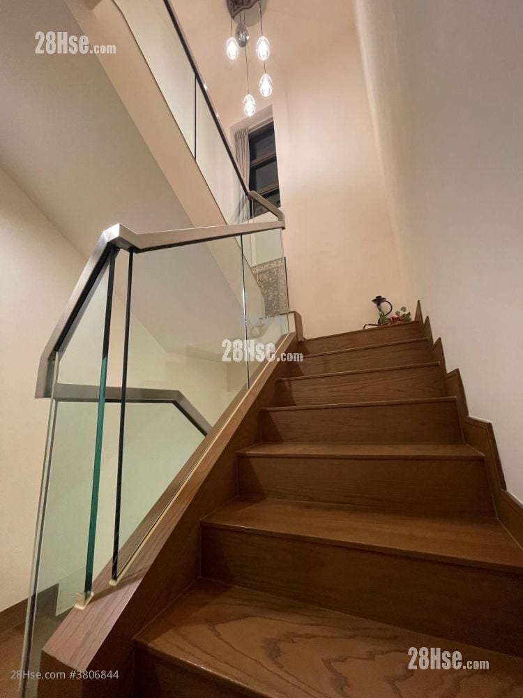 琨崙 租盤 2,389 平方呎