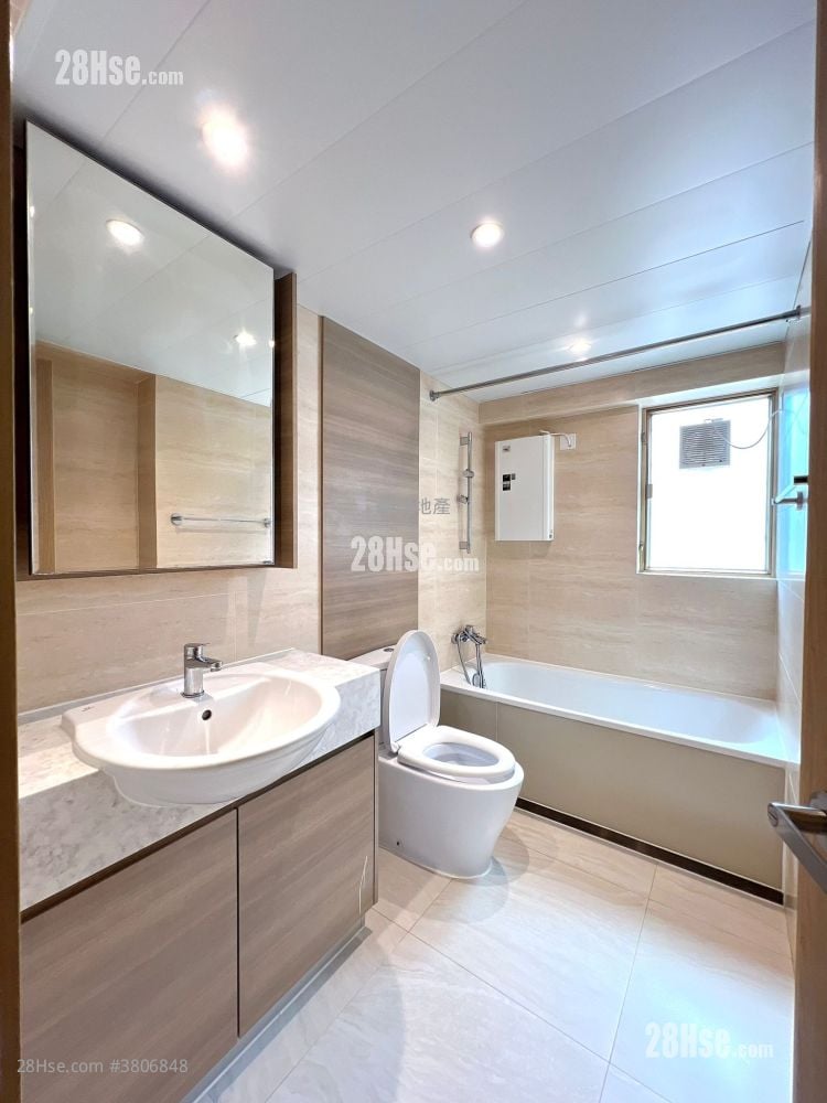 香港黄金海岸 租盘 4 房 , 3 浴室 854 平方尺