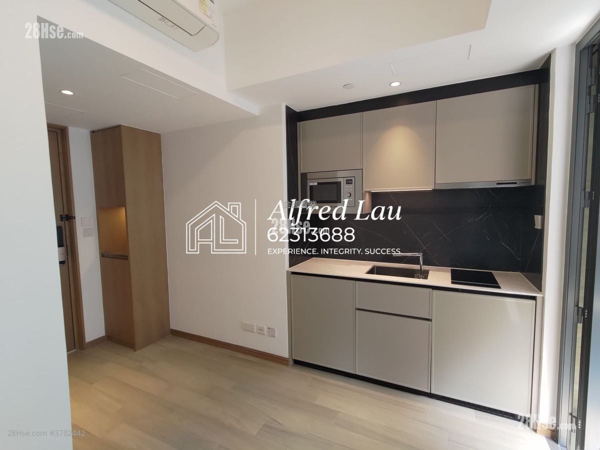 Uptify Sell Studio , 1 Bathroom 172 ft²