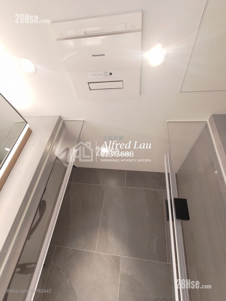 Uptify Sell Studio , 1 Bathroom 172 ft²