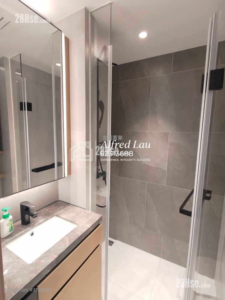 Uptify Sell Studio , 1 Bathroom 172 ft²