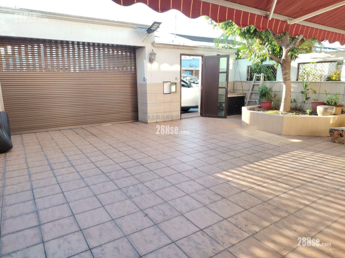 Fairview Park Sell 3 Bedrooms , 3 Bathrooms 1,395 ft²