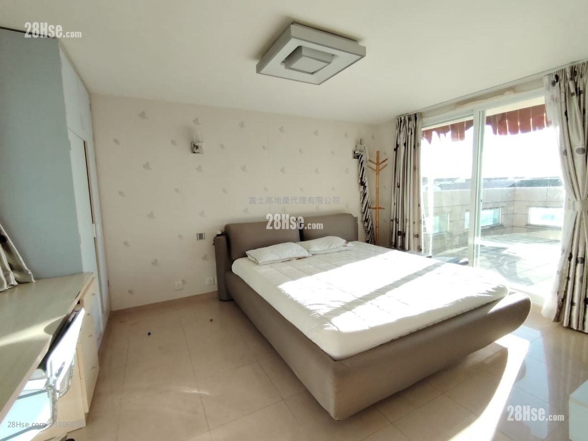 Fairview Park Sell 3 Bedrooms , 3 Bathrooms 1,395 ft²