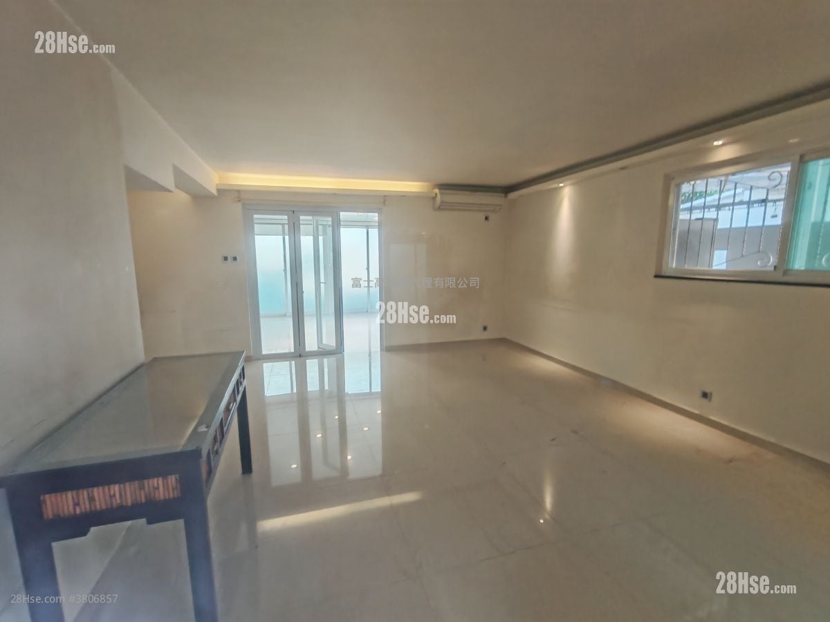 Fairview Park Sell 3 Bedrooms , 2 Bathrooms 848 ft²