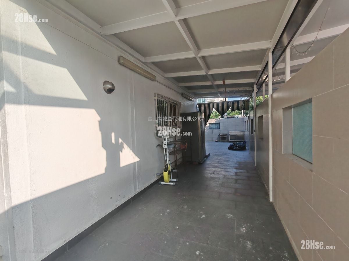 Fairview Park Sell 3 Bedrooms , 2 Bathrooms 848 ft²