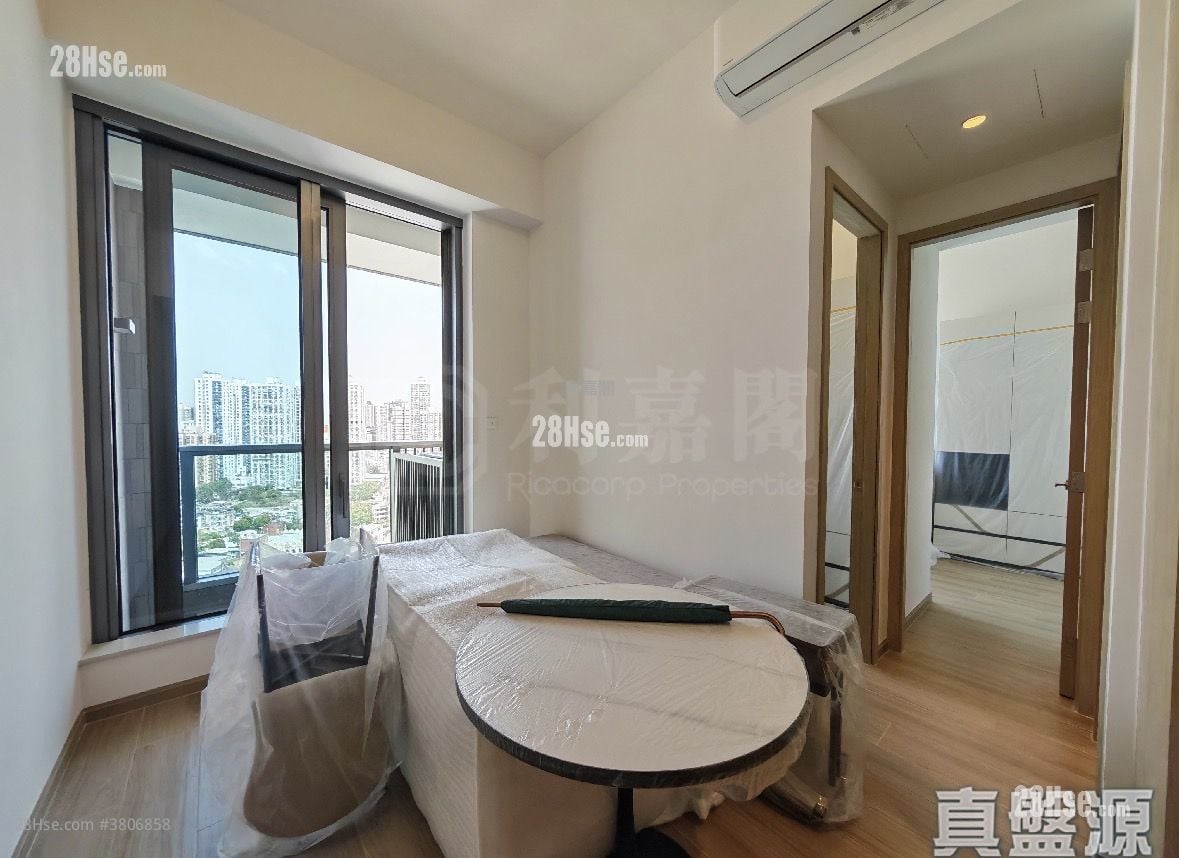 Hava Sell 2 Bedrooms 397 ft²