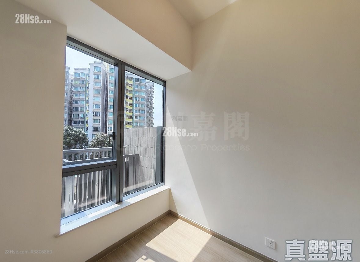 Hava Sell 1 Bedroom 286 ft²