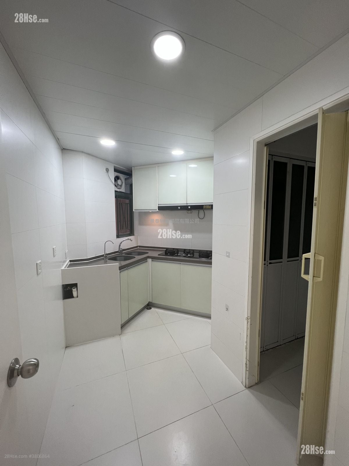 Island Resort Sell 3 Bedrooms , 2 Bathrooms 733 ft²