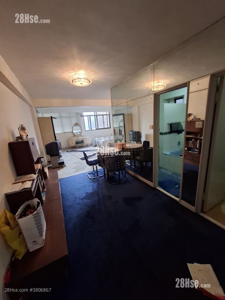 Cosmopolitan  Rental 1 Toilet 565 ft²