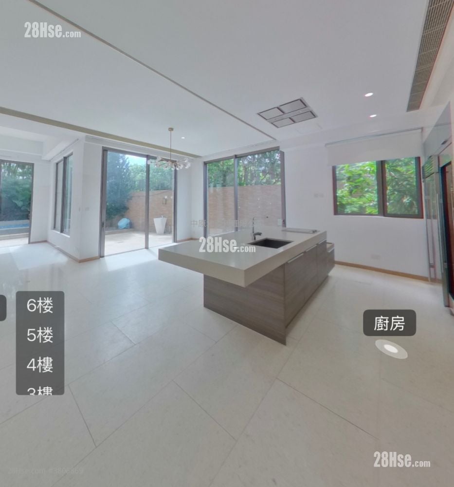 The Woodsville Sell 5+ Bedrooms , 5+ Bathrooms 3,794 ft²