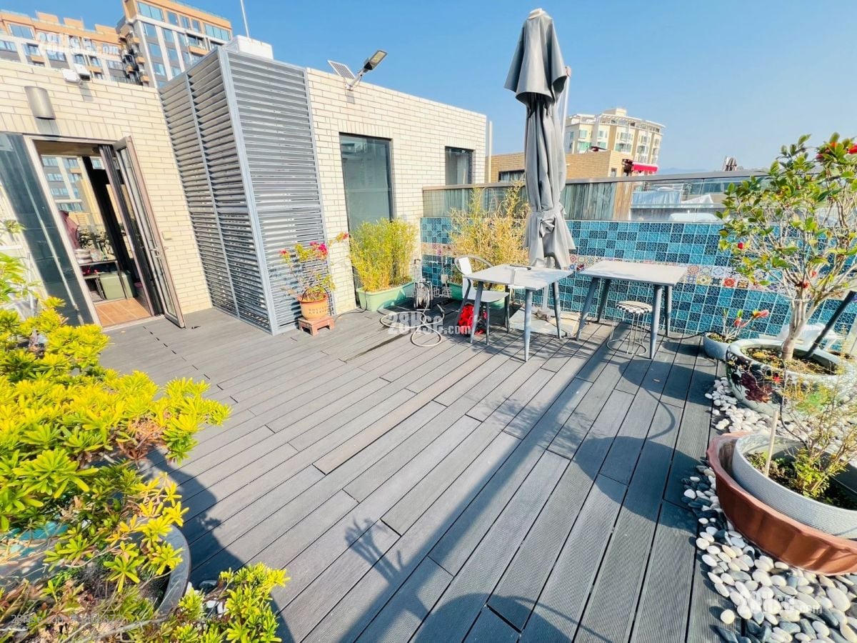 Jade Grove Rental 5+ Bedrooms , 5+ Bathrooms 2,322 ft²