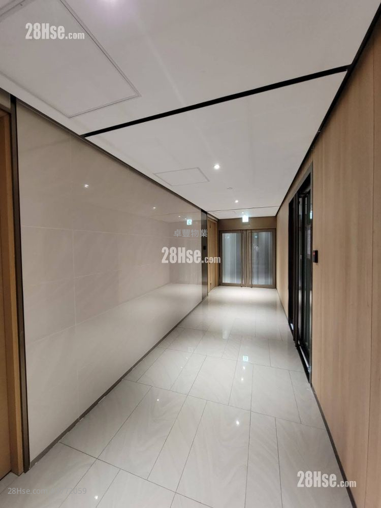 The Globe Rental Studio , 1 Toilet 919 ft²