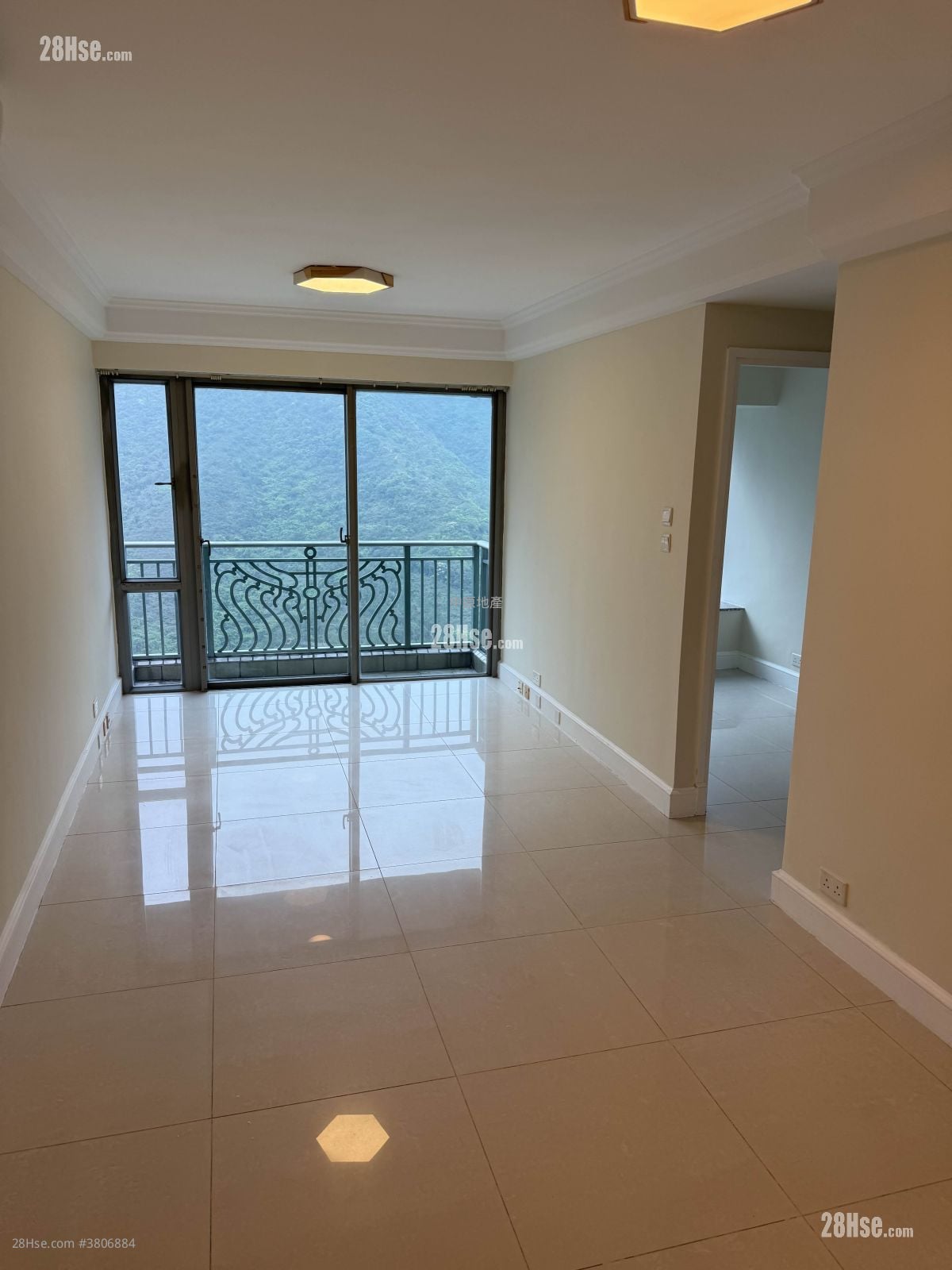 映湾园 租盘 2 房 563 平方尺