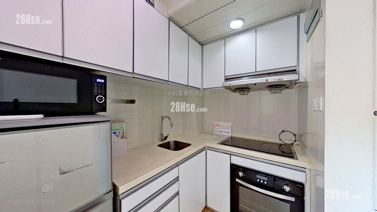 厨房: 高街81-85号 租盘 2 房 , 1 浴室 470 平方尺