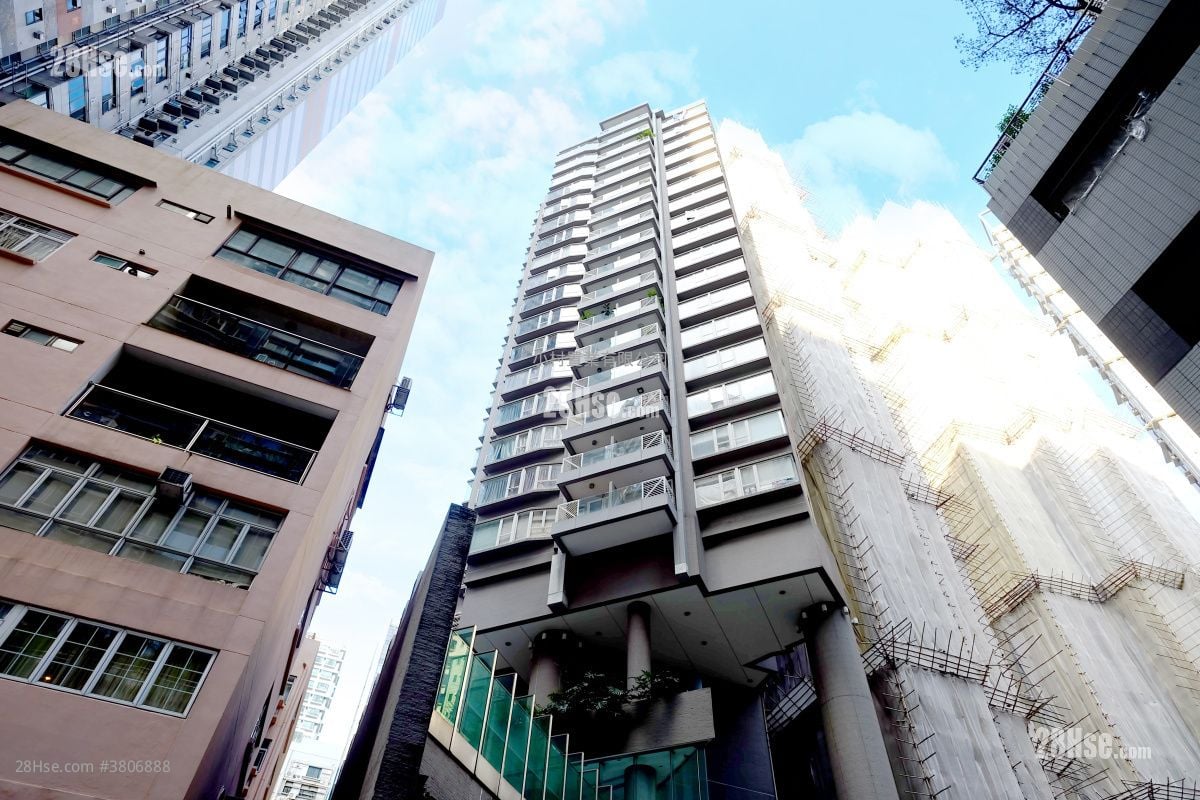 building outlook: The Icon Rental 1 Bedroom , 1 Bathroom 452 ft²